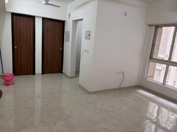 Room in 3 BHK Apartment at Cosmos Jewels Ruby, Ghodbunder Road – for Rent