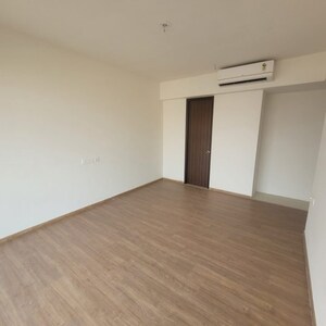 Room in 3.5 BHK Apartment at Indiabulls One Indiabulls, Pokhran Road No Two – for Rent