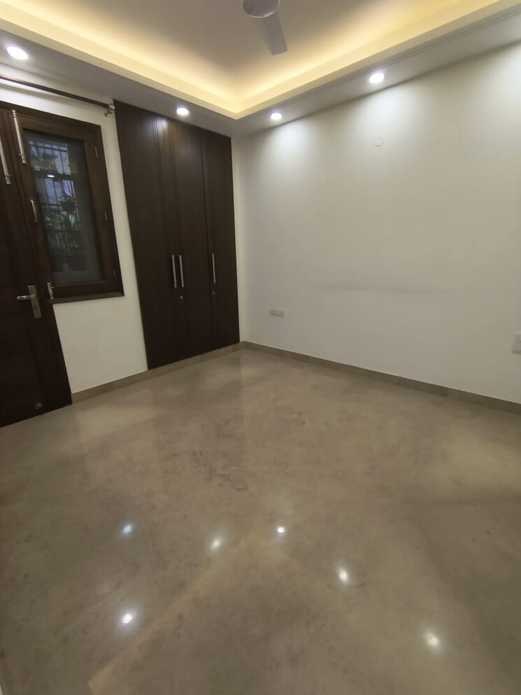 Room, chittaranjan park 3 Bedroom 160 Sq.Yd. Builder Floor In Chittaranjan Park Delhi 9582851