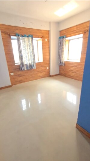 Room in 5 BHK Apartment at Rajarhat Road – for Sale