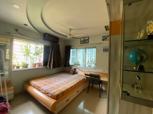 Bedroom in 5 BHK Apartment at Rajarhat Road – for Sale