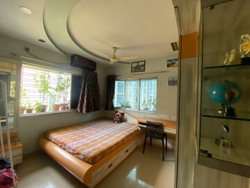 Bedroom in 5 BHK Apartment at Rajarhat Road – for Sale