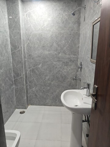 Bathroom in 3 BHK Apartment at Jaypee Pavilion Heights IV, Sector 128 – for Rent