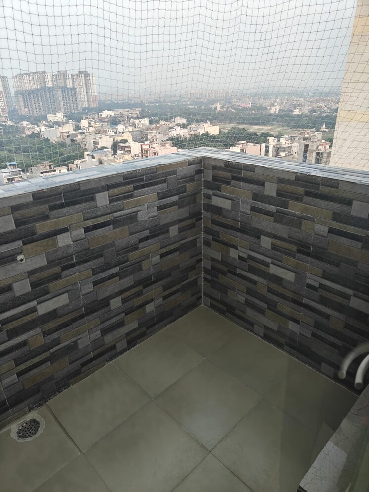 Balcony, jaypee-pavilion-heights-iv 3 Bedroom 1950 Sq.Ft. Apartment In Sector 128 Noida 9582870