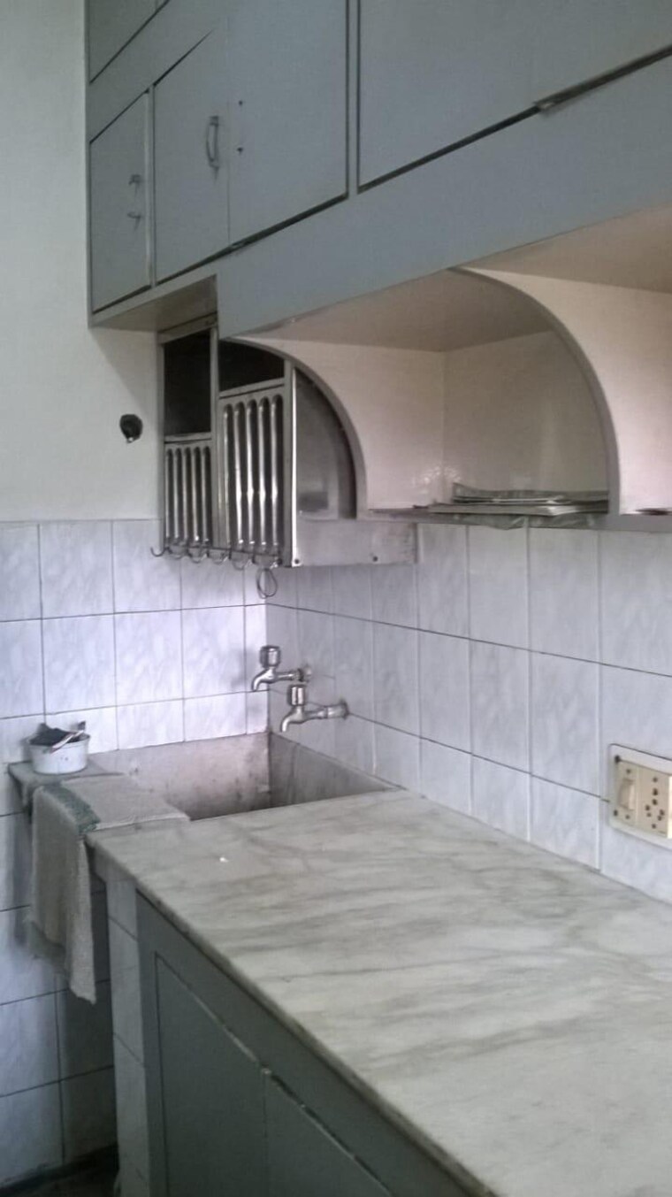 Bathroom, rwa-flats-pocket-40 1 Bedroom 60 Sq.Yd. Builder Floor In Kalkaji Delhi 9582879