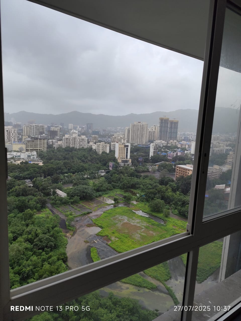 2 BHK Apartment For Rent in Sheth Zuri