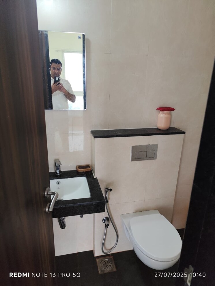 Bathroom, sheth-zuri 2 Bedroom 517 Sq.Ft. Apartment In Laxmi Nagar Thane 9582924