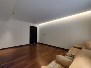 Room in 5 BHK Villa at Prestige Golfshire, Nandi Hills – for Rent