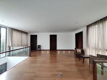 Room in 5 BHK Villa at Prestige Golfshire, Nandi Hills – for Rent