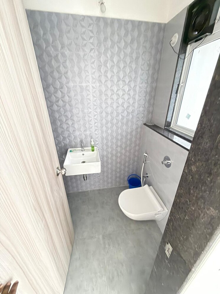 Bathroom, ashar-axis 2 Bedroom 660 Sq.Ft. Apartment In Majiwada Thane 9582931