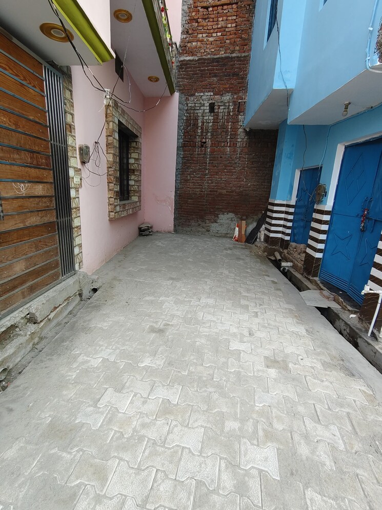  Parking, khushhalpur 4 Bedroom 85 Sq.Mt. Independent House In Khushhalpur Moradabad 9582933