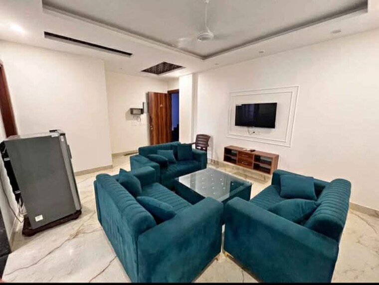 Room, gomti nagar Pg For Boys & Girls In Gomti Nagar 9582935