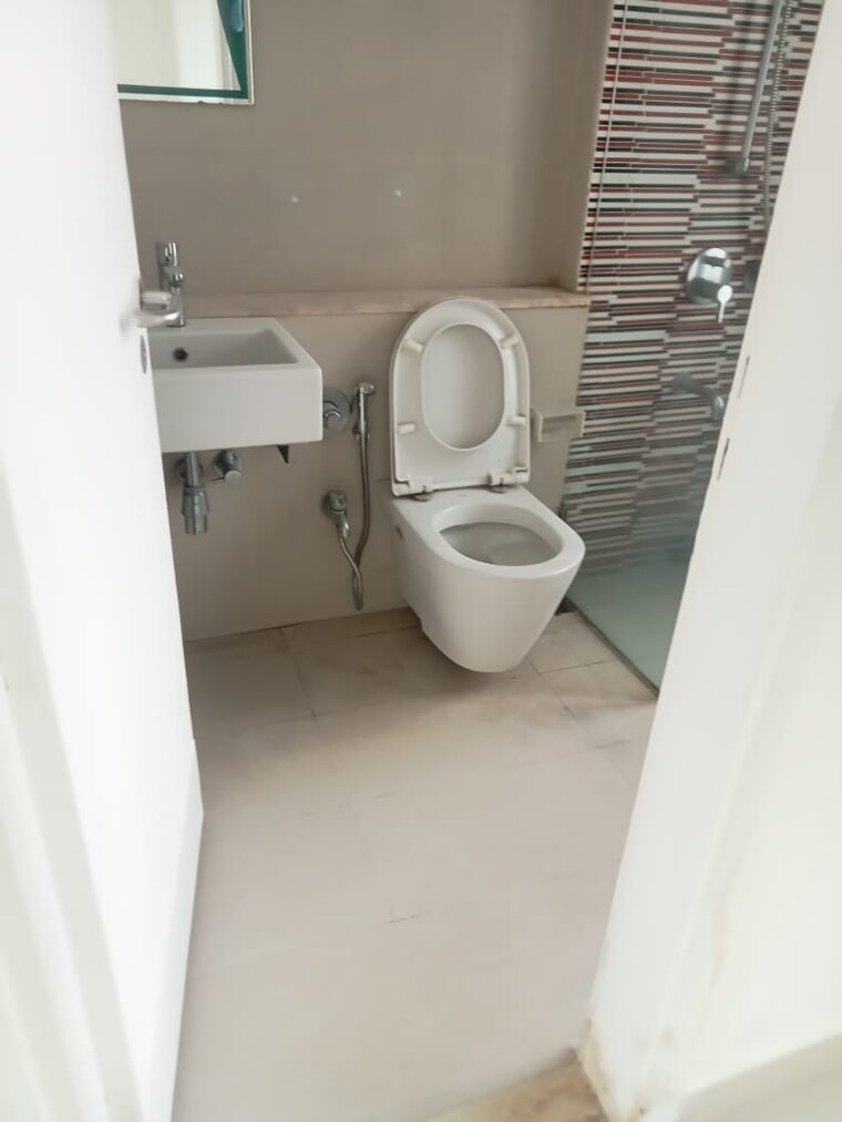 Bathroom, viceroy-savana 3 Bedroom 1001 Sq.Ft. Apartment In Kandivali East Mumbai 9582957