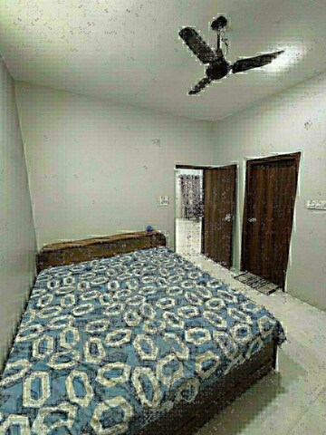 Bedroom in 2.5 BHK Builder Floor at Sector 29 – for Rent