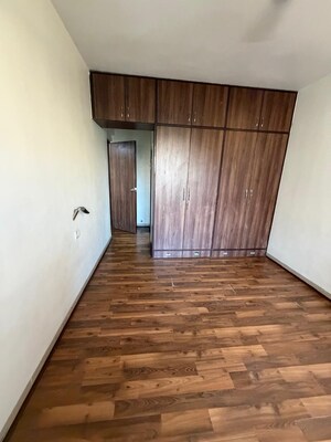 Room in 4 BHK Apartment at Lodha Woods, Kandivali East – for Rent