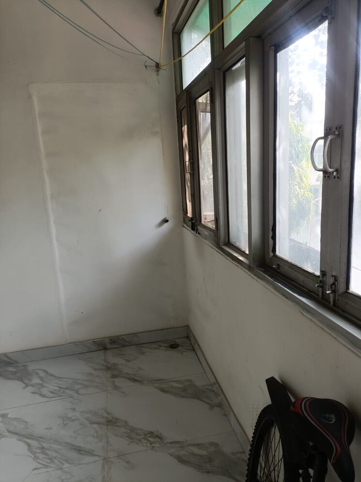 Balcony, vasundhara enclave 3 Bedroom 1300 Sq.Ft. Apartment In Vasundhara Enclave Delhi 9582989