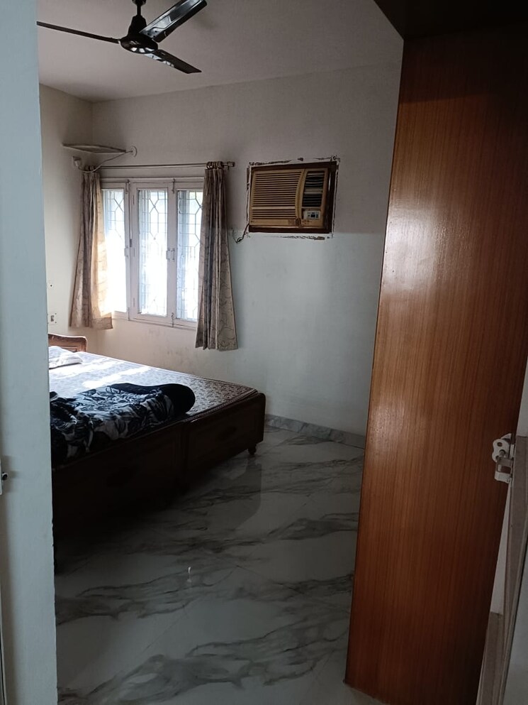 Bedroom, vasundhara enclave 3 Bedroom 1300 Sq.Ft. Apartment In Vasundhara Enclave Delhi 9582989