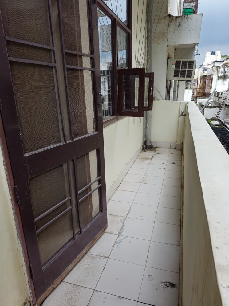 Balcony, dlf-royale-residences 3 Bedroom 500 Sq.Yd. Builder Floor In Dlf Phase I Gurgaon 9583010