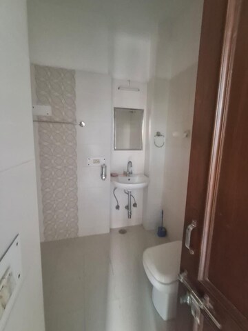 Bathroom in 3 BHK Builder Floor at DLF Royale Residences, Dlf Phase I – for Rent