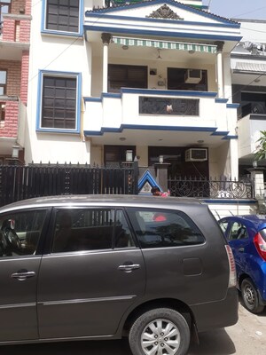 3 BHK Builder Floor – Exterior View View at DLF Royale Residences, Dlf Phase I - for Rent