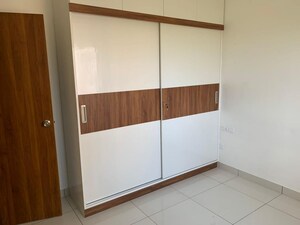 Room in 3 BHK Apartment at Prestige Finsbury Park Regent, Bagaluru – for Rent