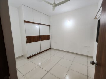 Room in 3 BHK Apartment at Prestige Finsbury Park Regent, Bagaluru – for Rent