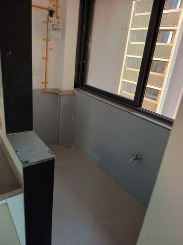 Furnished Amenities in 3 BHK Apartment at Vaishnodevi Circle – for Rent