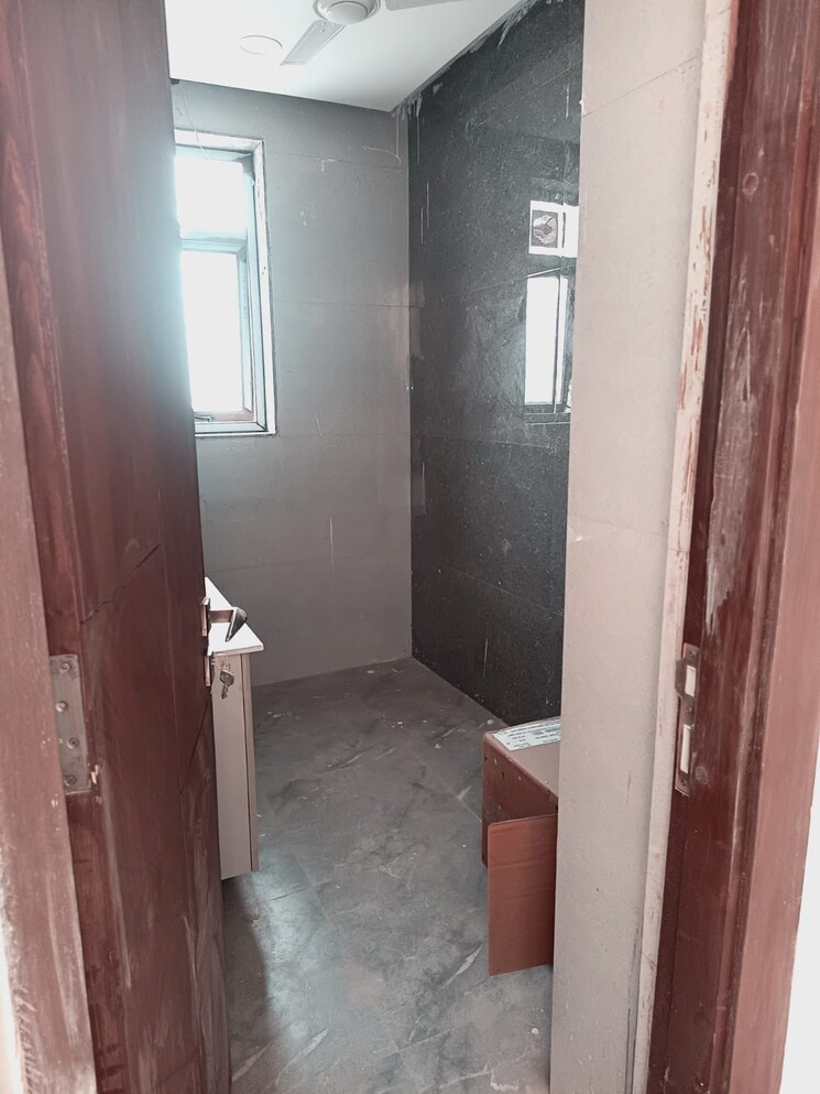 Bathroom, sector 19 3.5 Bedroom 2250 Sq.Ft. Builder Floor In Sector 19 Faridabad 9583114