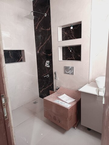 Furnished Amenities in 3.5 BHK Builder Floor at Sector 19 – for Rent