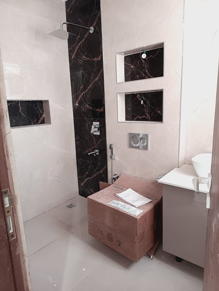 undefined, sector 19 3.5 Bedroom 2250 Sq.Ft. Builder Floor In Sector 19 Faridabad 9583114