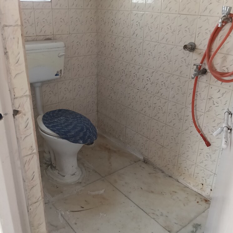 Bathroom, sun-city 2 Bedroom 800 Sq.Ft. Apartment In Sinhagad Road Pune 9583127