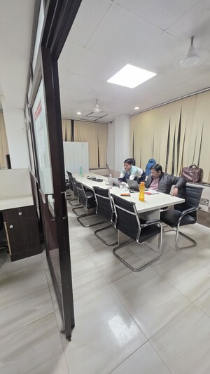  Office Space For Rent in Vibhuti Khand