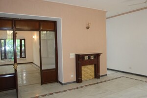 Room in 3 BHK Apartment at Emaar Gurgaon Greens, Sector 102 – for Rent
