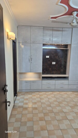 Bathroom in 3 BHK Apartment at BPTP Princess Park, Sector 86 – for Rent