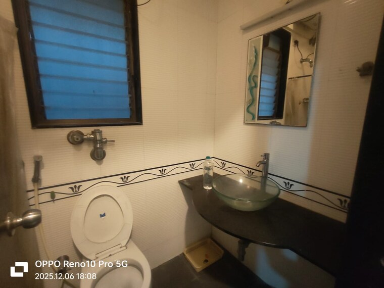 Attached Bathroom, lake-primrose 2 Bedroom 970 Sq.Ft. Apartment In Powai Mumbai 9583232