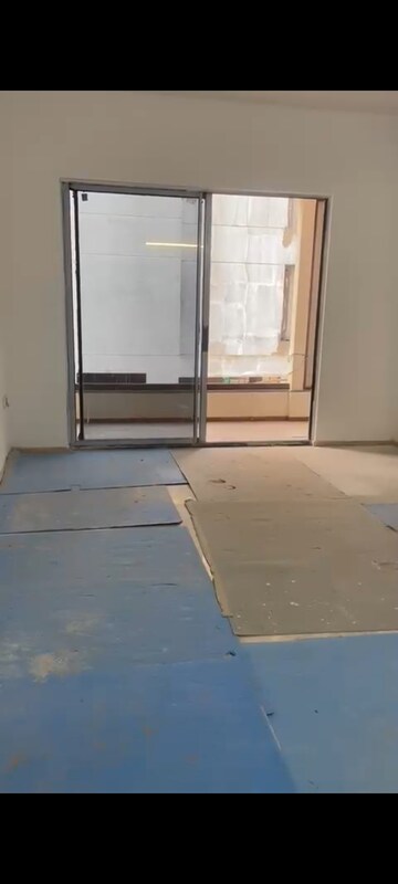 Room in 3 BHK Apartment at Whiteland Blissville, Sector 76 – for Sale