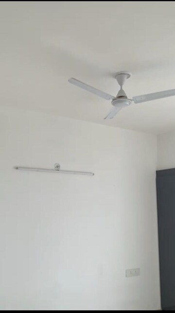 Furnished Amenities in 2 BHK Apartment at Omaxe Heights, Sector 86 – for Rent