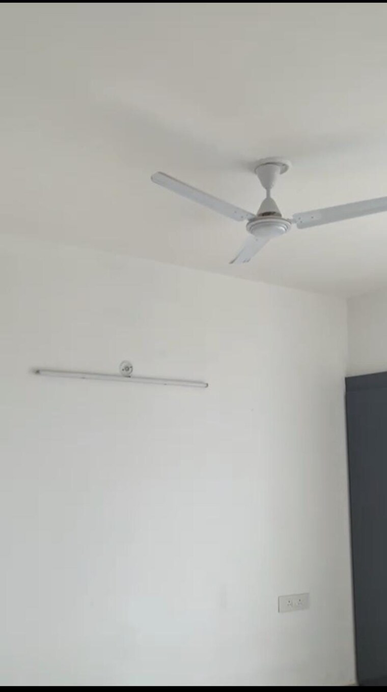 undefined, omaxe-heights 2 Bedroom 735 Sq.Ft. Apartment In Sector 86 Faridabad 9583253