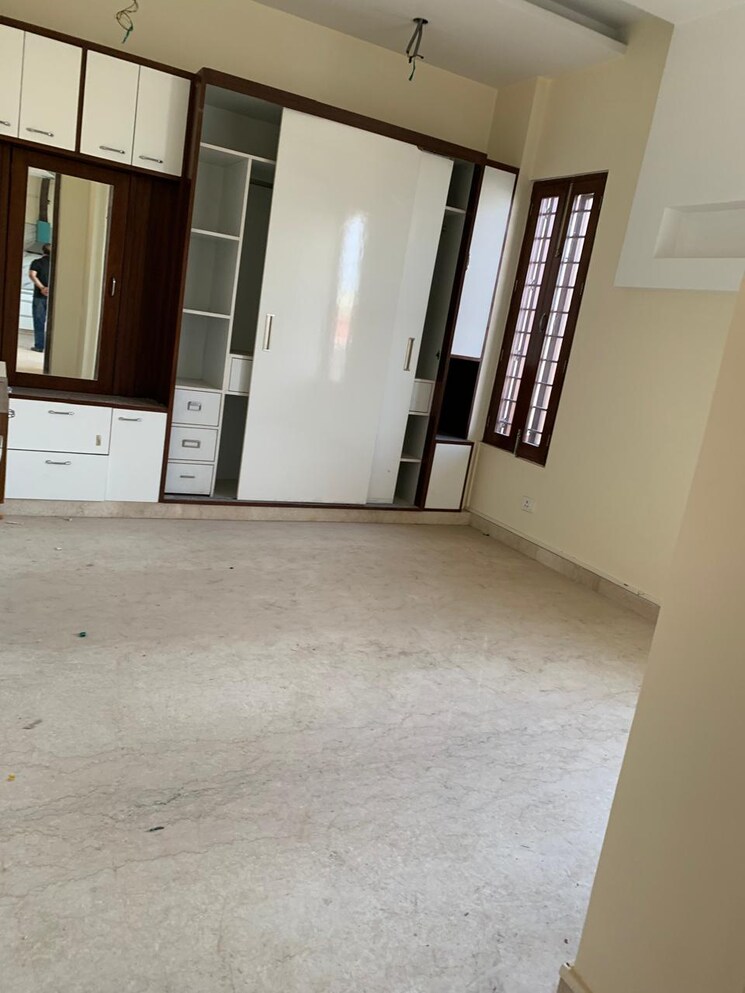 Room, sector 81 3 Bedroom 180 Sq.Yd. Builder Floor In Sector 81 Faridabad 9583261