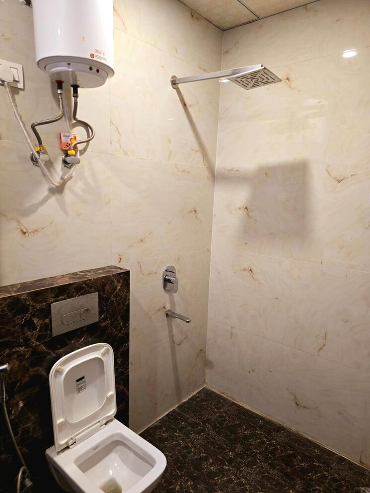 Bathroom, emaar-gurgaon-greens 3 Bedroom 1650 Sq.Ft. Apartment In Sector 102 Gurgaon 9583321