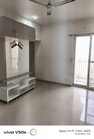 2 BHK Apartment For Rent in Ajnara Homes, Sector 16b Greater Noida