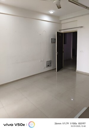 Room in 2 BHK Apartment at Ajnara Homes, Sector 16b Greater Noida – for Rent