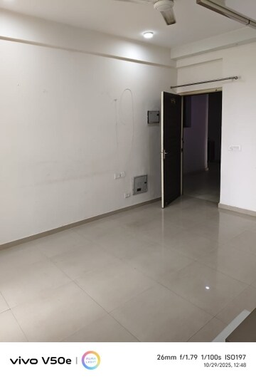 Room in 2 BHK Apartment at Ajnara Homes, Sector 16b Greater Noida – for Rent