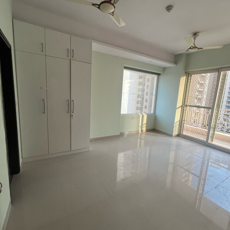 Room, mahagun-mirabella-highrise 2.5 Bedroom 847 Sq.Ft. Apartment In Sector 79 Noida 9583353