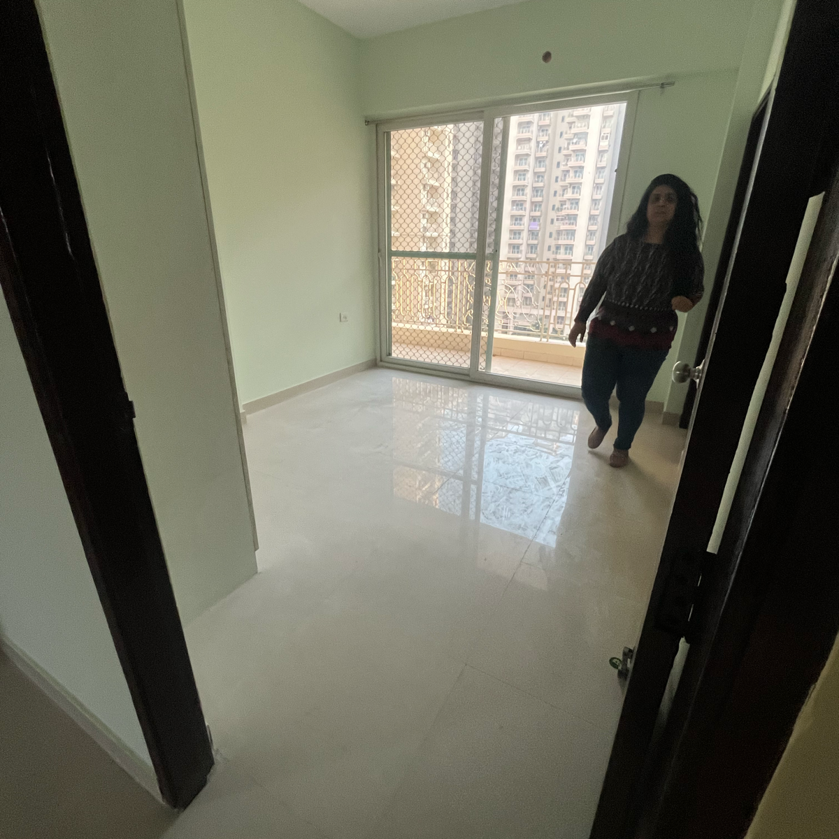 2.5 BHK + Study Room 847 Sq.Ft. Apartment in Mahagun Mirabella Highrise