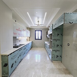 Building Lobby in 3 BHK Builder Floor at Sector 81 – for Rent