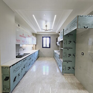 Building Lobby in 3 BHK Builder Floor at Sector 81 – for Rent