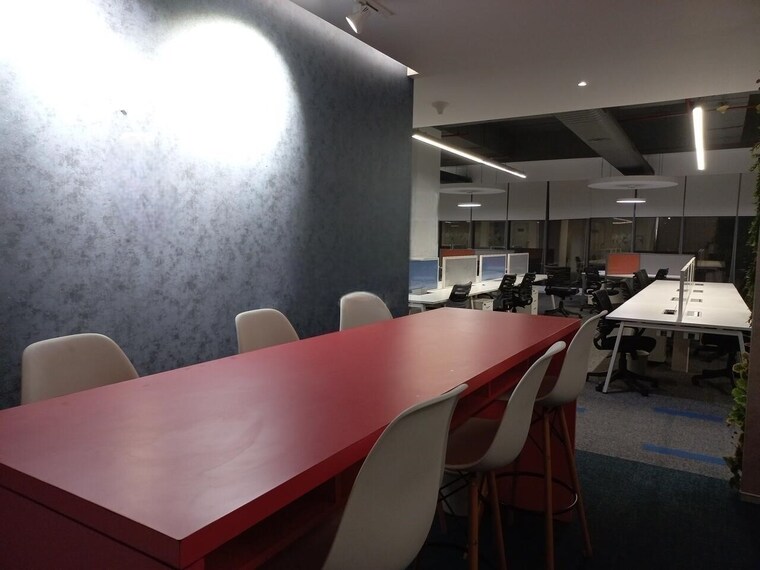 Team Area, fergusson college road Commercial Office Space 4300 Sq.Ft. In Fergusson College Road Pune 9583373