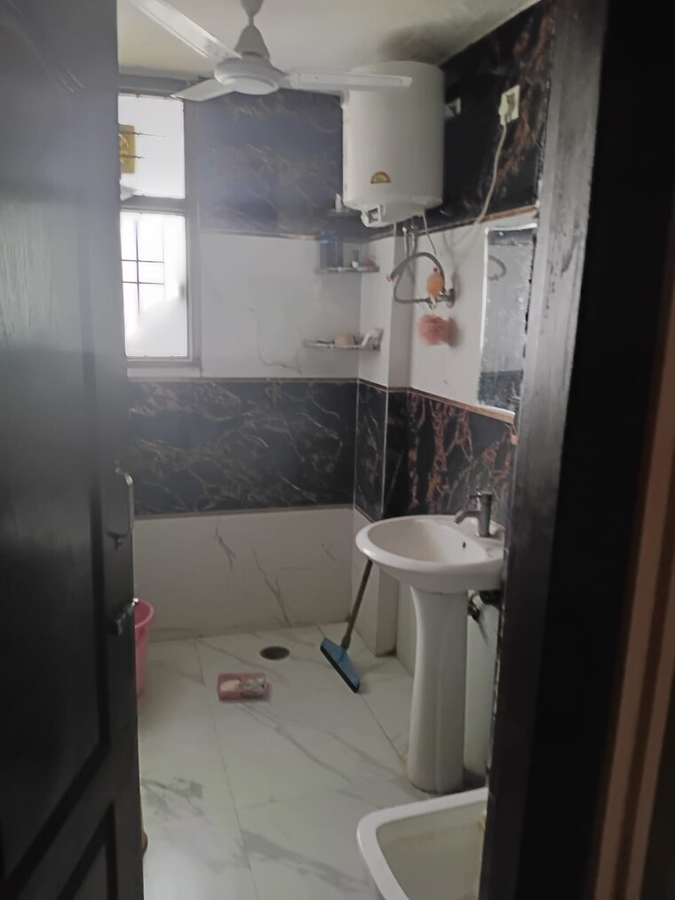 Bathroom, dhakoli 3 Bedroom 1800 Sq.Ft. Apartment In Dhakoli Zirakpur 9583399