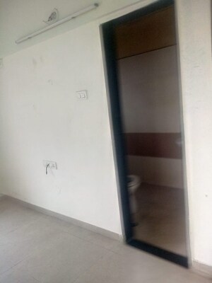 Room in 3 BHK Apartment at Kumar Kruti, Kalyani Nagar – for Rent